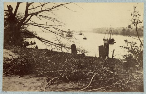 Army transports in James River, Va. near Deep Bottom LCCN2013647389