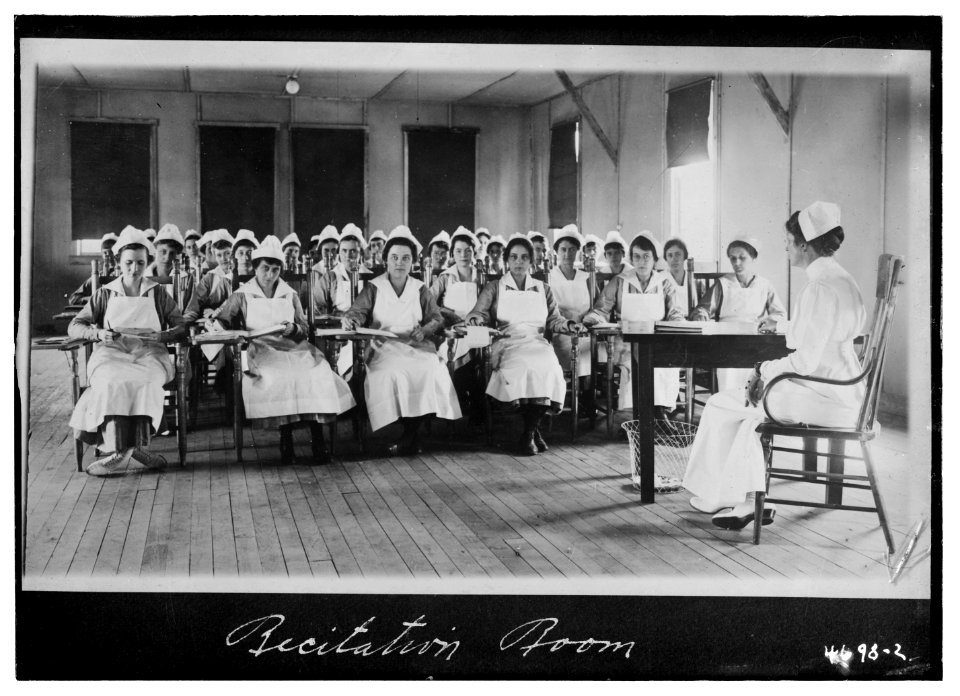Army School of Nursing, Camp Wadsworth, S.C.) - recitation room LCCN2014707660