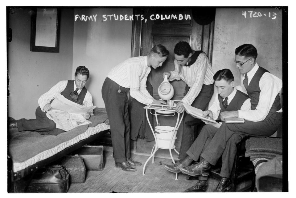Army Students, Columbia LCCN2014707769