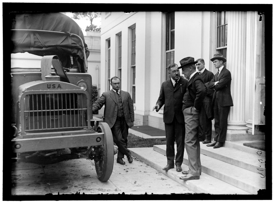 ARMY, U.S. MOTOR TRUCK INSPECTION LCCN2016868506