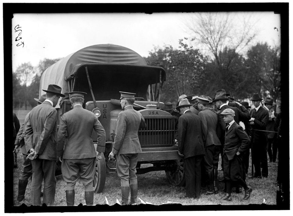 ARMY, U.S. MOTOR TRUCK INSPECTION LCCN2016868508
