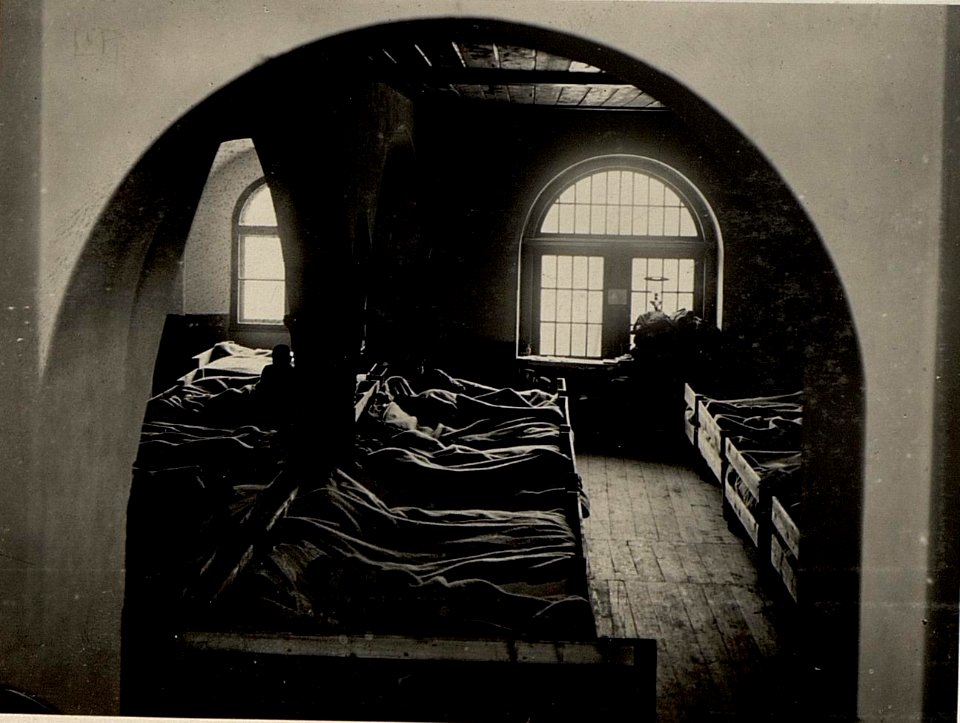 Arnoldstein Feldmarodenhaus. Blick in den großen Krankensaal. (BildID 15470777)