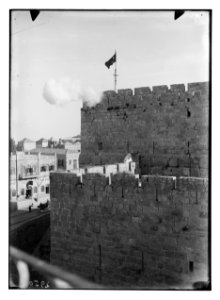 Around the city wall (Jerusalem). David's tower. Firing Ramadan cannon during Turkish period LOC matpc.02518