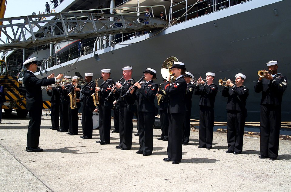 Arrival ceremony 020314-N-GV163-007