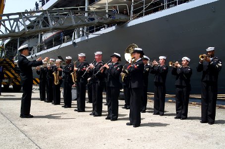 Arrival ceremony 020314-N-GV163-007