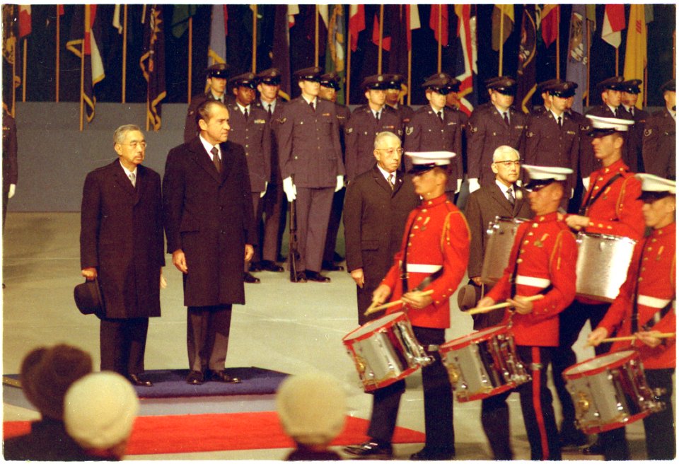 Arrival ceremony for the Emperor of Japan, at Elmendorf Air Force Base, Alaska - NARA - 194381