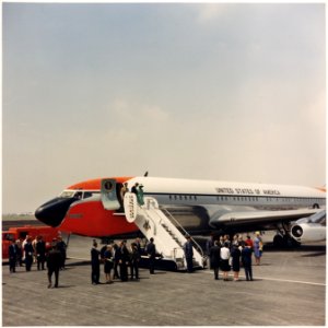 Arrival in Mexico City. President and Mrs. Kennedy debark Air Force One. Mexico City, Mexico, International Airport. - NARA - 194208