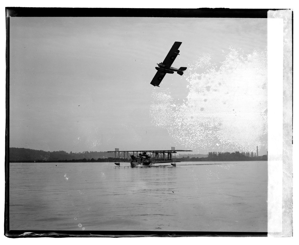 Arrival of NC 4 LCCN2016819715
