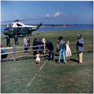 Arrival of President at Hammersmith Farm. President Kennedy, John F. Kennedy, Jr., Hugh D. Auchincloss, Assistant... - NARA - 194212 photo