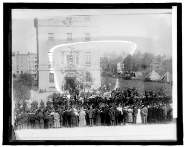 Arrival of the British Commission, 1917 LCCN2016852856
