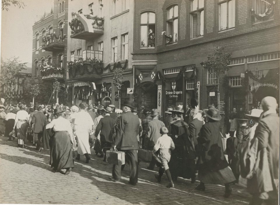 Arrival of voters at Marienburg