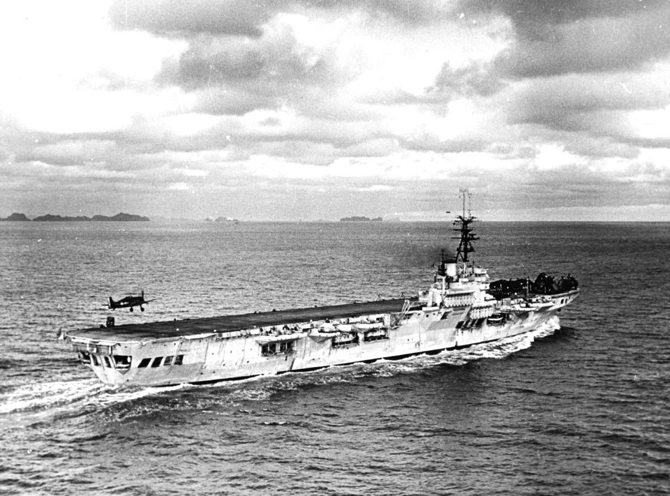 Arromanches (R95) with Hellcat landing c1953