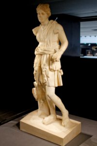 Artemis Louvre Ma2906 n03