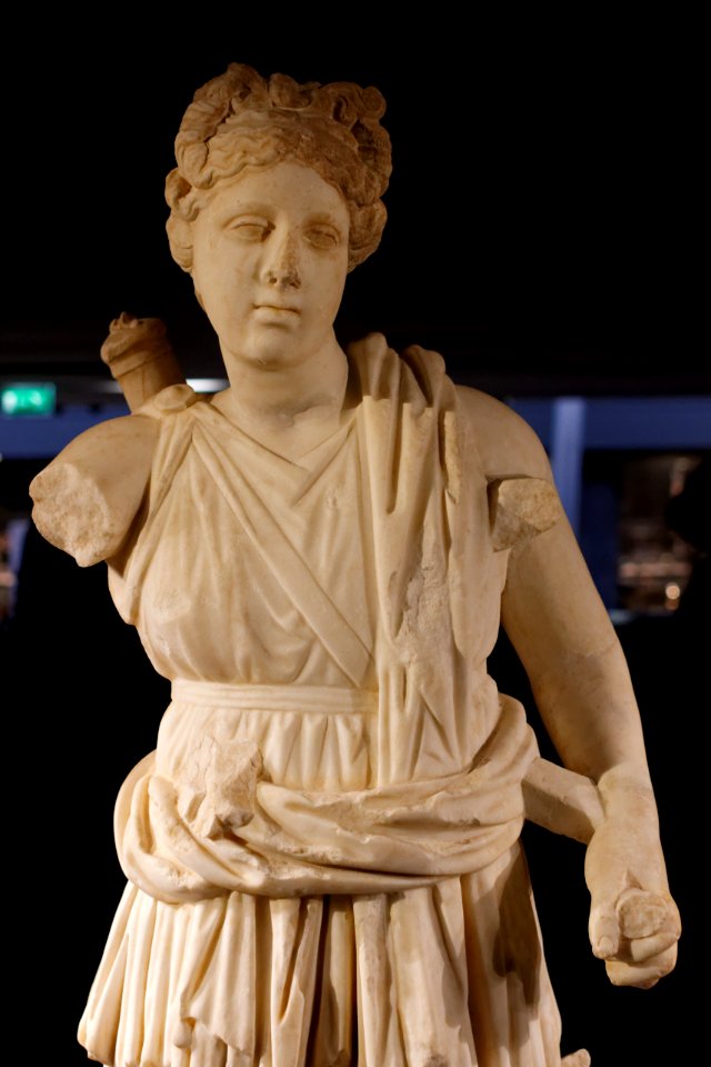 Artemis Louvre Ma2906 n08