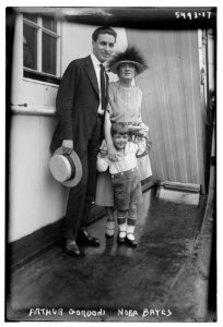 Arthur Gordoni, Nora Bayes (and child) LCCN2014712820