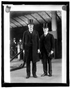 Arthur James Balfour, left, with unidentified, during Balfour's visit to Washington, D.C. in 1917 LCCN2016852857