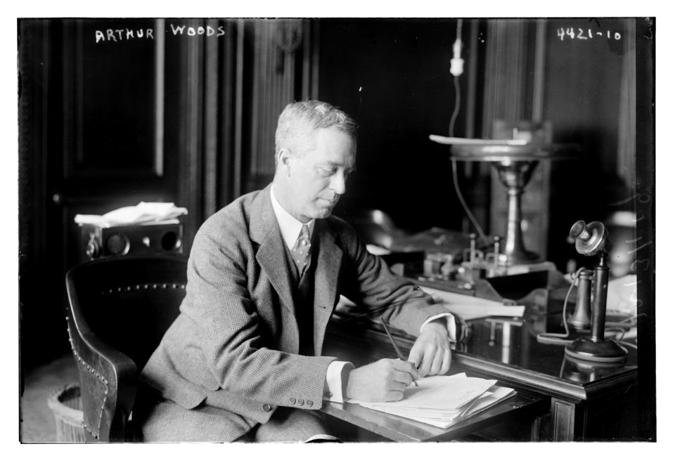 Arthur Woods LCCN2014705953