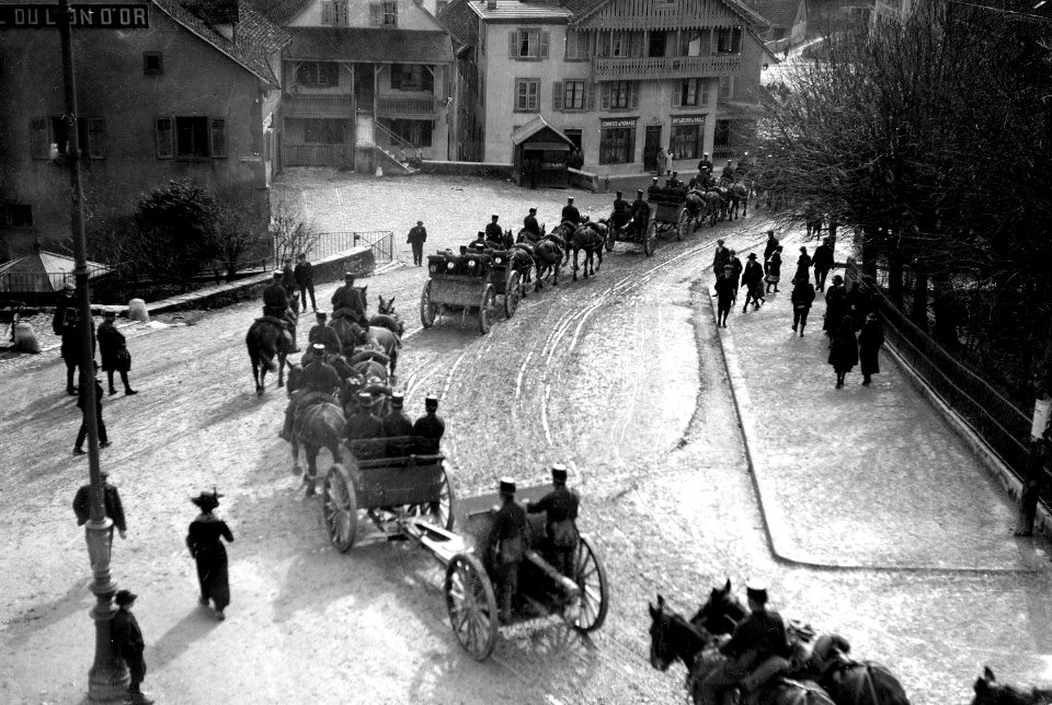 Artillerie auf dem Marsch - CH-BAR - 3238186