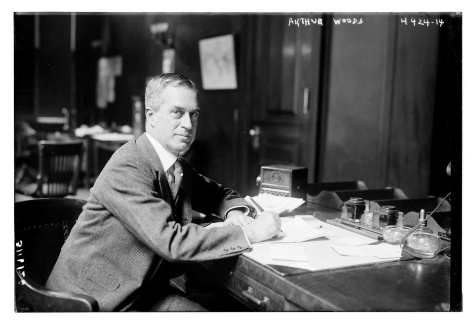 Arthur Woods LCCN2014705962
