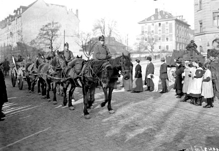Artillerie marschiert in Bern ein - CH-BAR - 3237880