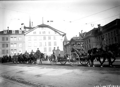 Artillerie marschiert durch Bern - CH-BAR - 3237891