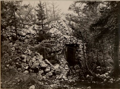 Artillerie Beobachterstand auf der BRISIA. Aufgenommen. am 28.VI.1916. (BildID 15476756)