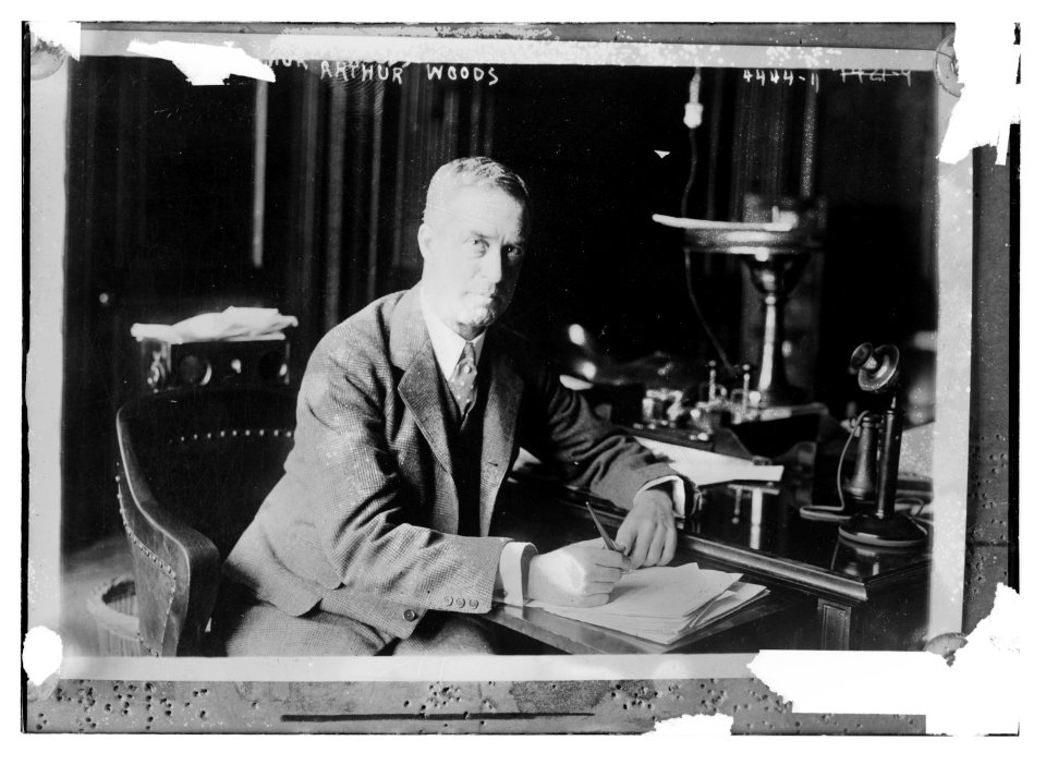 Arthur Woods LCCN2014706070