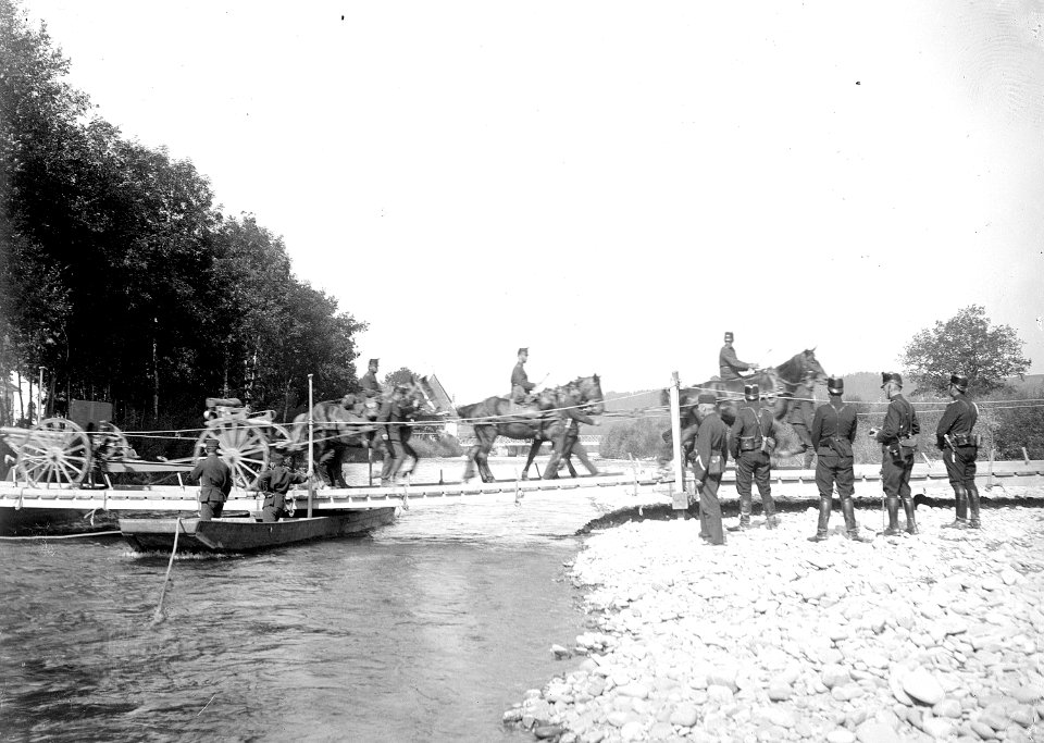 Artillerie Überqueren Behelfsbrücke - CH-BAR - 3236486
