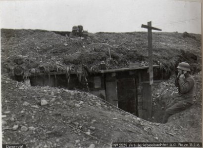 Artilleriebeobachter a.d. Piave 13.2.18. (BildID 15615007)
