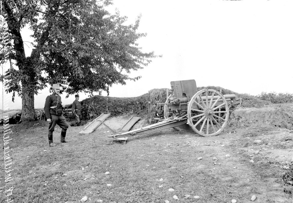 Artillerie in Feuerstellung - CH-BAR - 3237438