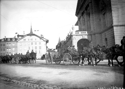 Artillerie marschiert durch Bern - CH-BAR - 3237892