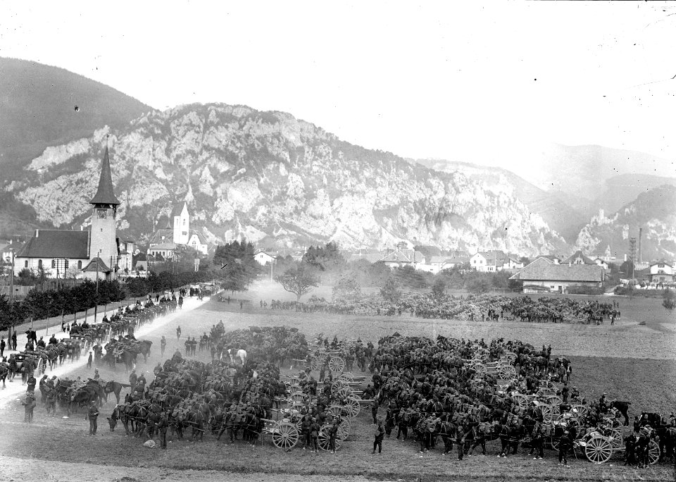 Artillerie - Park und abmarschierende Artillerie - CH-BAR - 3237675