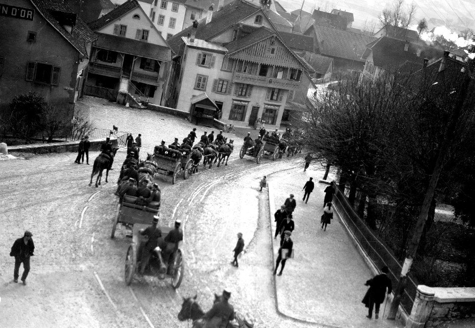 Artillerie auf dem Marsch - CH-BAR - 3238188