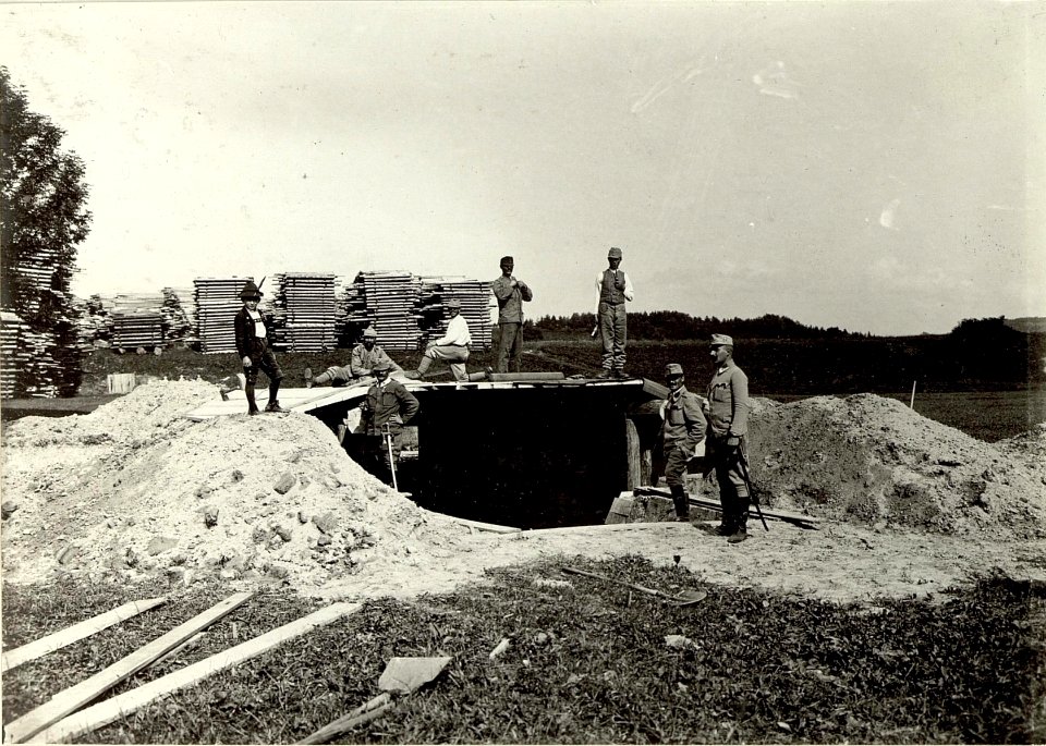 Artillerie Unterstand System MATJOK. Standort, Cellulosefabrik Villach. Aufgen 31. August 1915. (BildID 15461637)