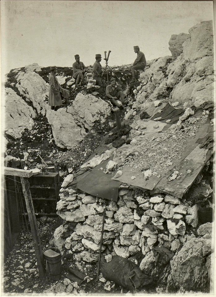 Artilleriebecbachter am ROMBON. Aufgenommen am 23. Juli 1916. (BildID 15478430)