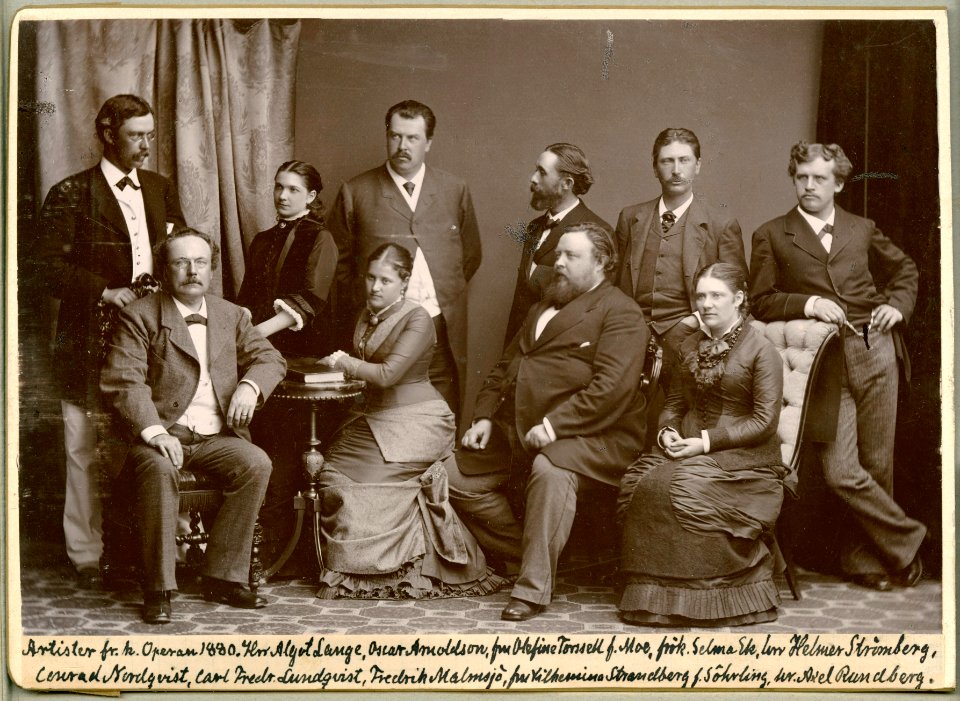 Artister vid Kungliga Operan 1880. Gruppbild - SMV - H9 155