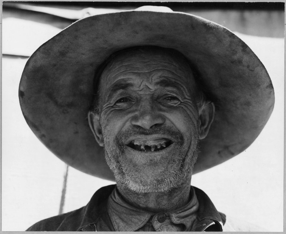 Arvin, Kern County, California. Portrait of Oklahoma Charlie. A single man now living in California. . . . - NARA - 521656