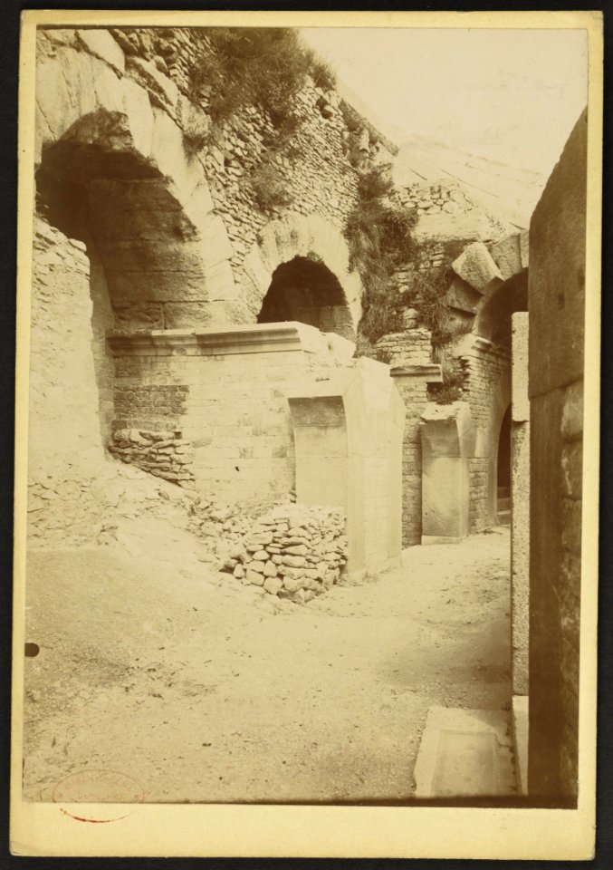 Arènes de Nîmes - J-A Brutails - Université Bordeaux Montaigne - 1332