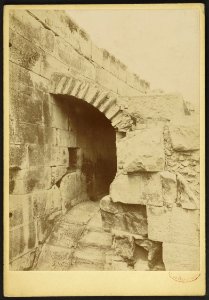 Arènes de Nîmes - J-A Brutails - Université Bordeaux Montaigne - 1350