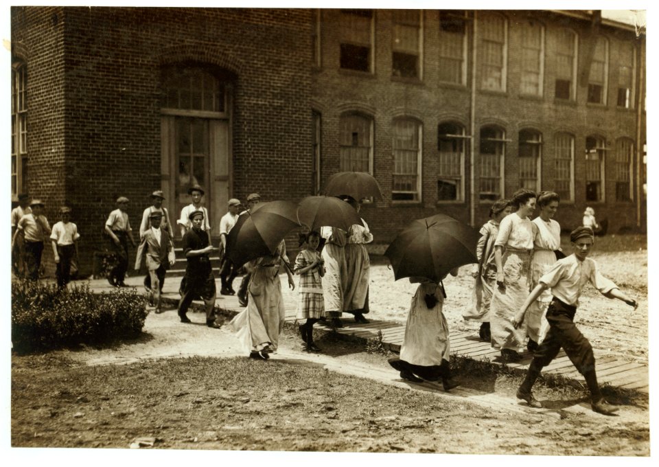 As the whistle blew at the Tidewater Knitting Mill, Portsmouth Va. I went through the mill several times while they were working and saw a number of boys and girls that were surely under 14. LOC nclc.02192
