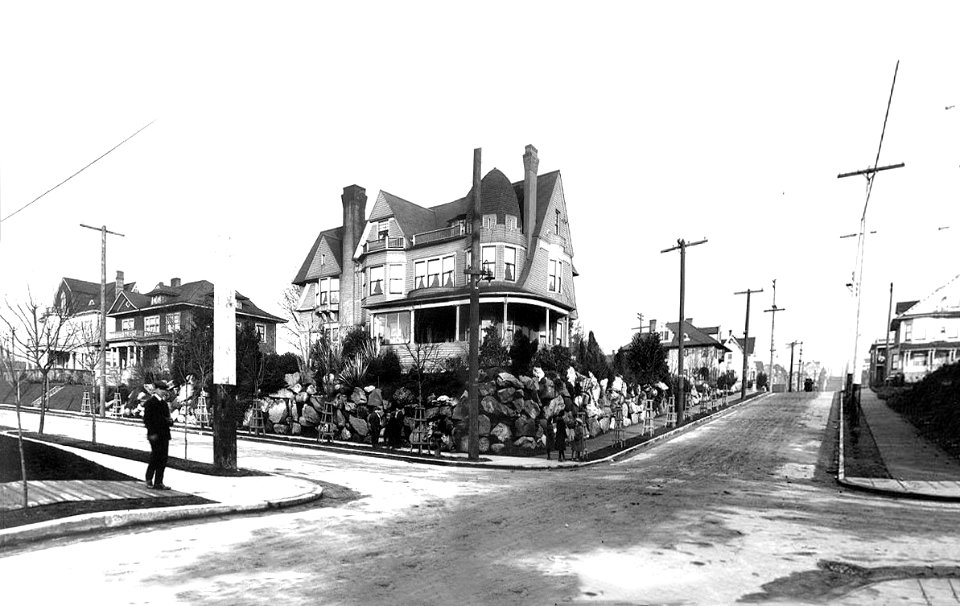 Asahel Curtis panorama of Intersection of Boylston Ave E and E Mercer St, Capitol Hill district, Seattle (circa 1903) (retouched)
