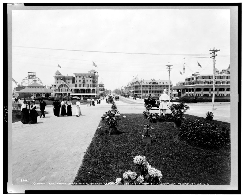 Asbury Ave. from boardwalk, Asbury Park, N.J. LCCN98505524