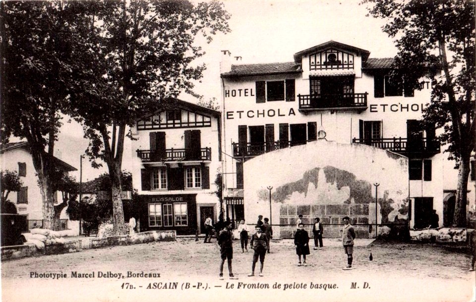 Ascain (64) - Le fronton