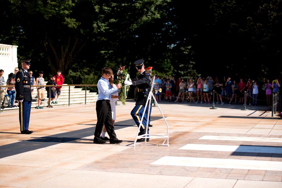 Ashland Middle School lays a wreath at the Tomb of the Unknown Soldier in Arlington National Cemetery, June 20, 2016, in Arlington, Va. (27800499985)