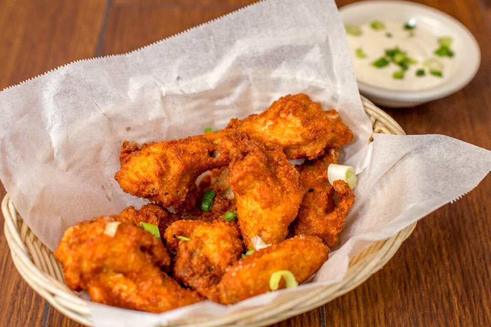 Buffalo wings restaurant meal