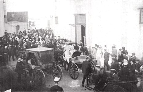 Asistentes á praza de touros en carruaxe