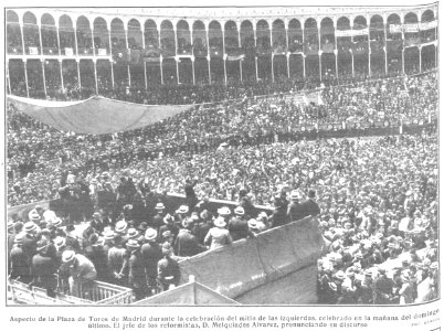 Aspecto de la Plaza de Toros de Madrid durante la celebración del mitin de las izquierdas, de Campúa, Mundo Gráfico, 30 de mayo de 1917
