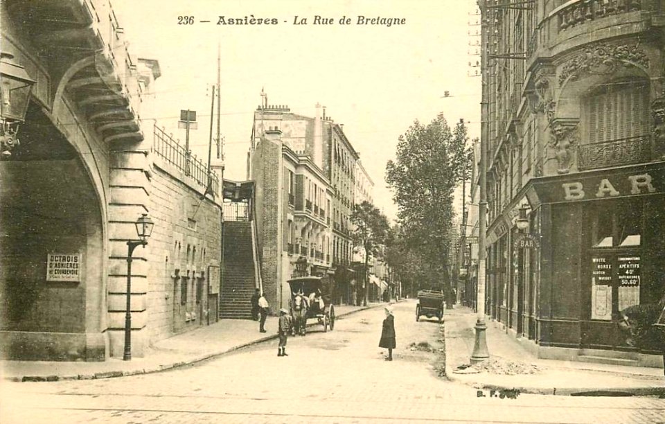 Asnières-sur-Seine.Rue de Bretagne.Tunnel