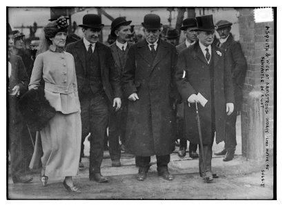 Asquith & Wife at Armstrong Works, Lord Mayor of Newcastle on right LCCN2014698992