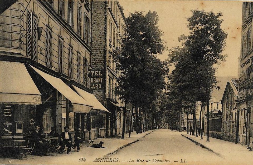 Asnières-sur-Seine.Rue de Colombes.Marché.Terrasse